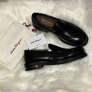 SALVATORE FERRAGAMOTeeth 3 Gancio Sole Loafers size 7 EEE